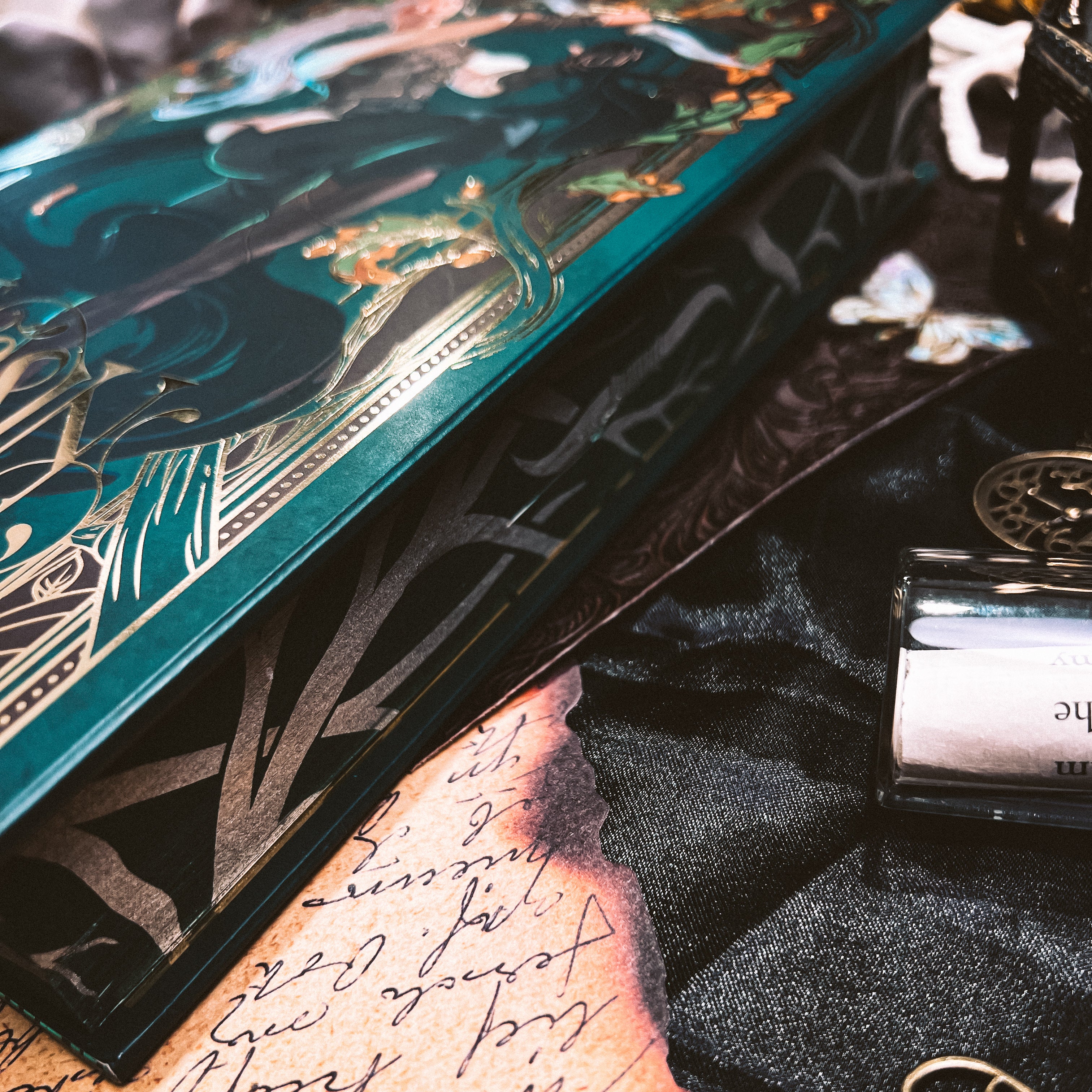 The Assassin Thief SILVER EDGE | Madeline Te Whiu | GOOD CONDITION